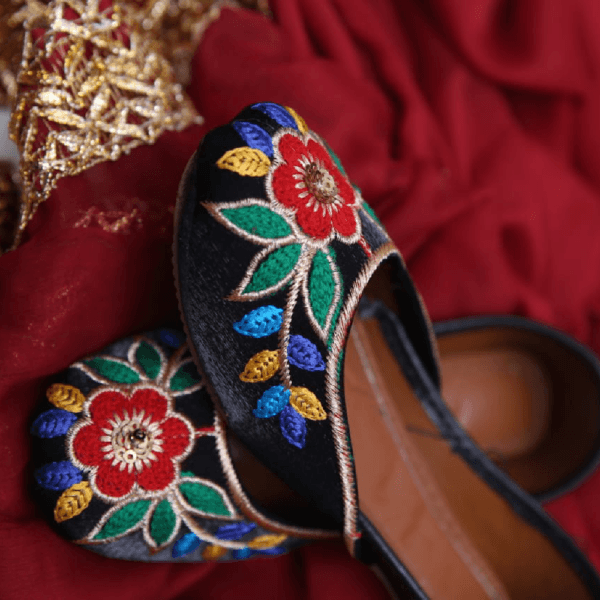 beautiful khussa for baby girl