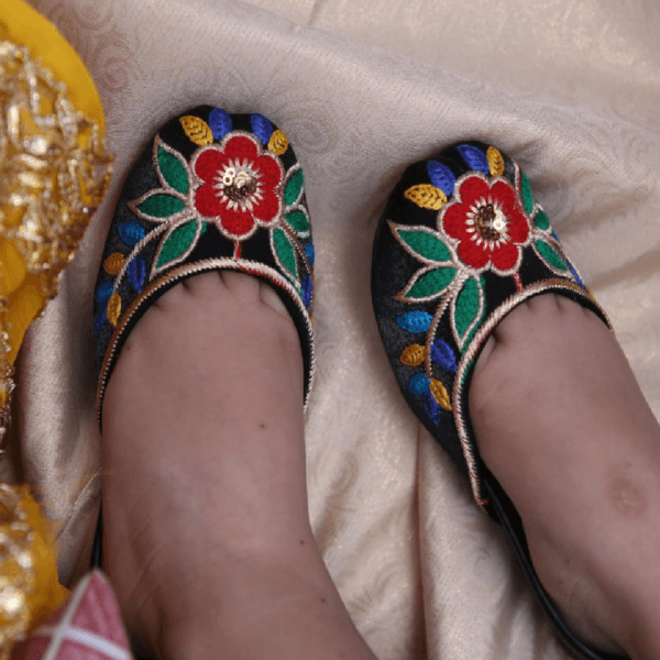 beautiful khussa for baby girl - Image 3