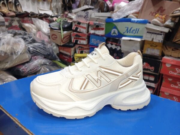 walk shoes joggers for girls - Image 2