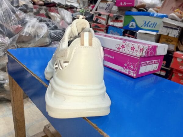walk shoes joggers for girls - Image 3